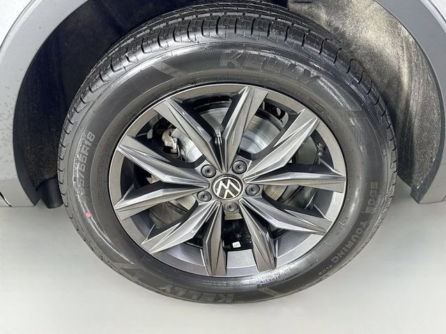 Used 2022 Volkswagen Tiguan SE image 29