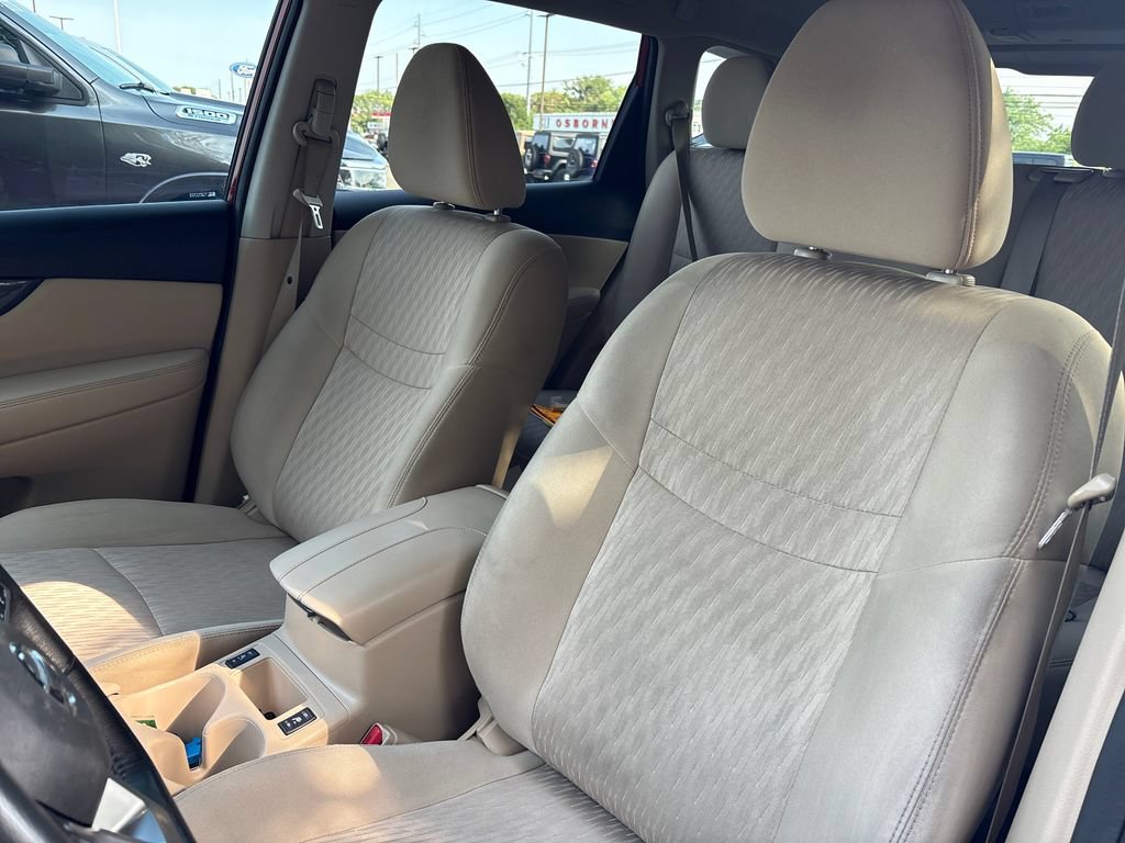 Used 2018 Nissan Rogue SV AWD/4WD image 13