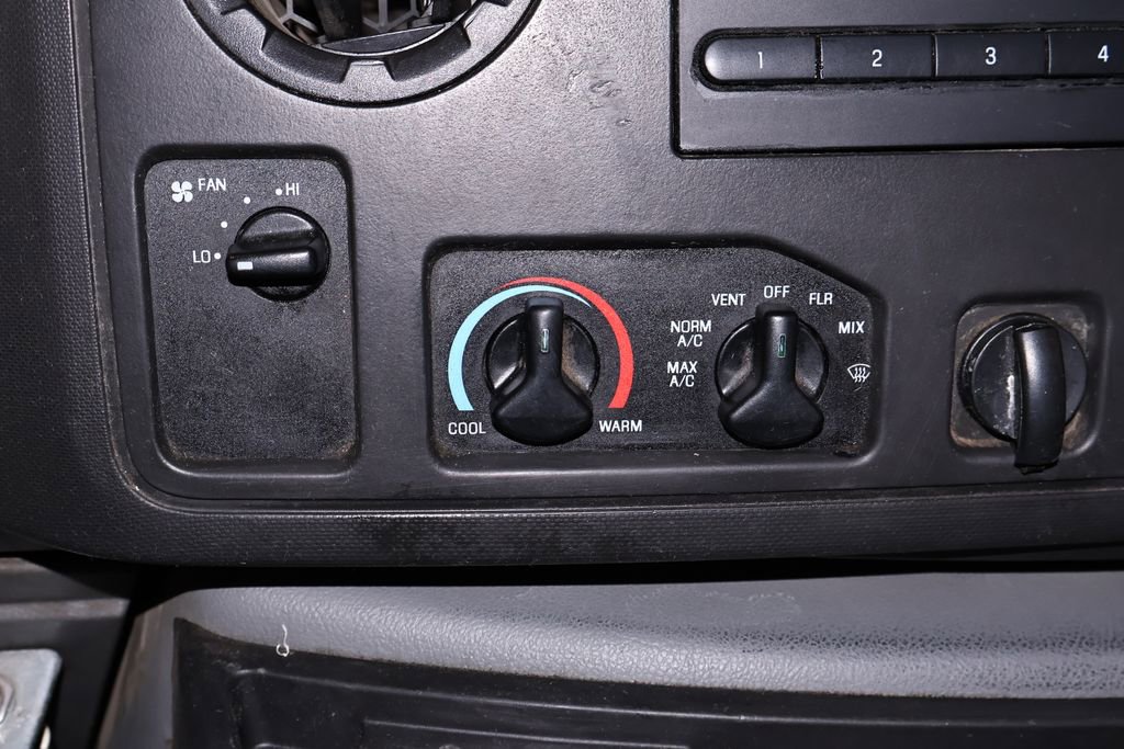 Certified 2019 Ford E-450 and Econoline 450 Super Duty w/ Power Windows & Locks Group RWD image 28