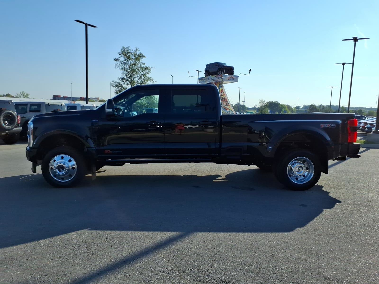 Certified 2026 Ford F450 Platinum w/ FX4 Off-Road Package AWD/4WD image 6