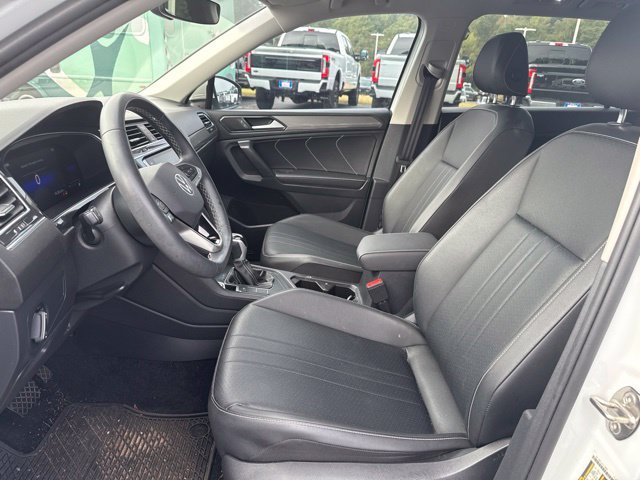 Used 2023 Volkswagen Tiguan SE FWD image 13
