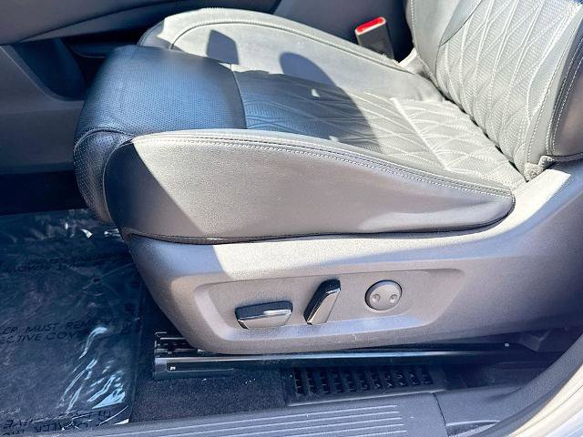 Used 2023 Nissan Rogue Platinum w/ Platinum Premium Package FWD image 17