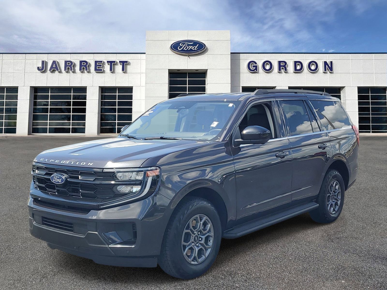 Certified 2025 Ford Expedition Active RWD image 2
