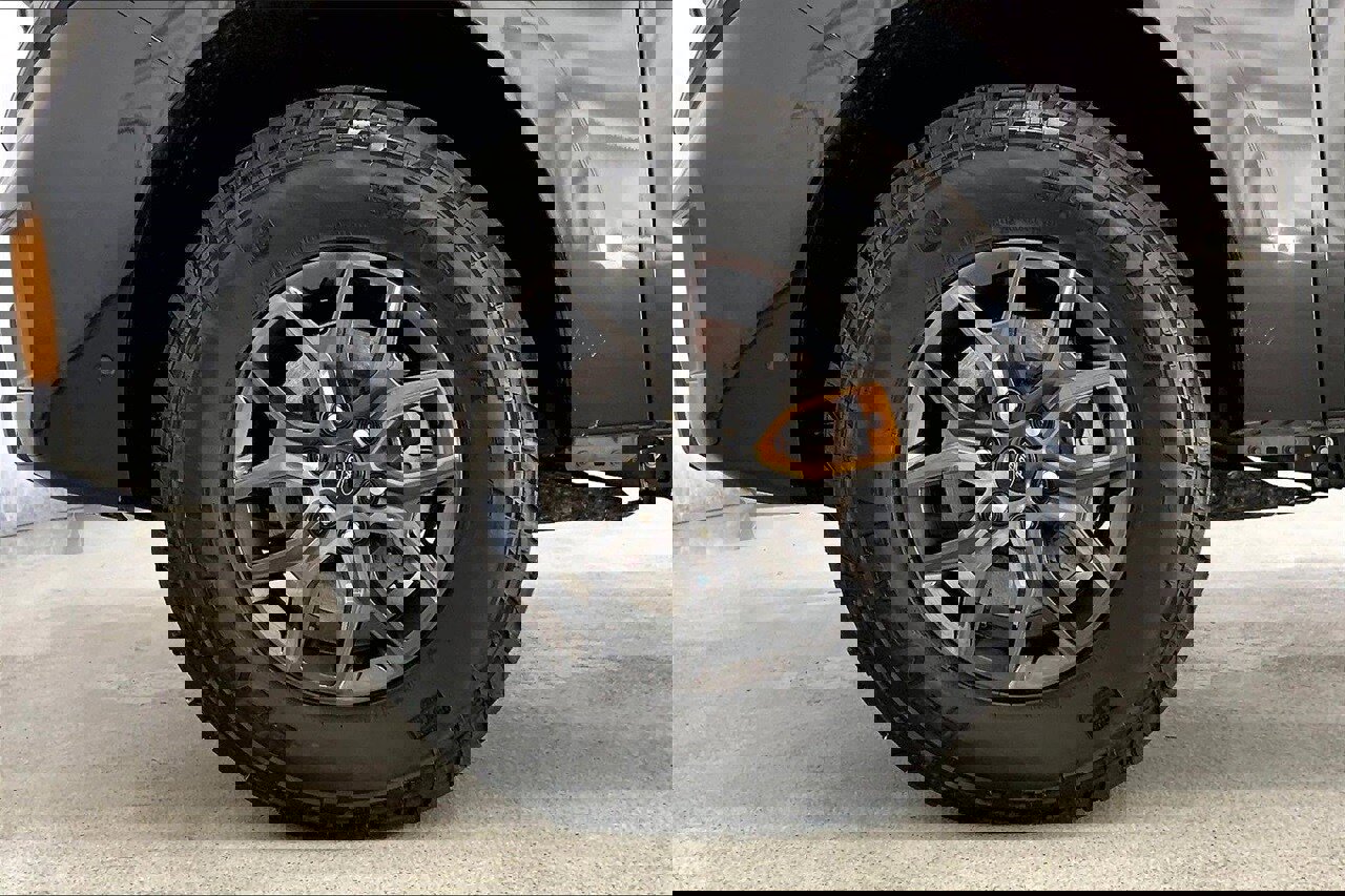 Certified 2025 Ford Expedition Tremor image 8