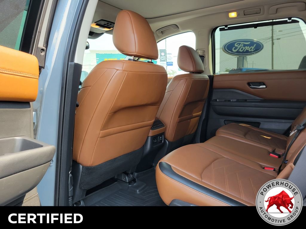 Used 2022 Nissan Pathfinder Platinum w/ Cargo Package AWD/4WD image 16