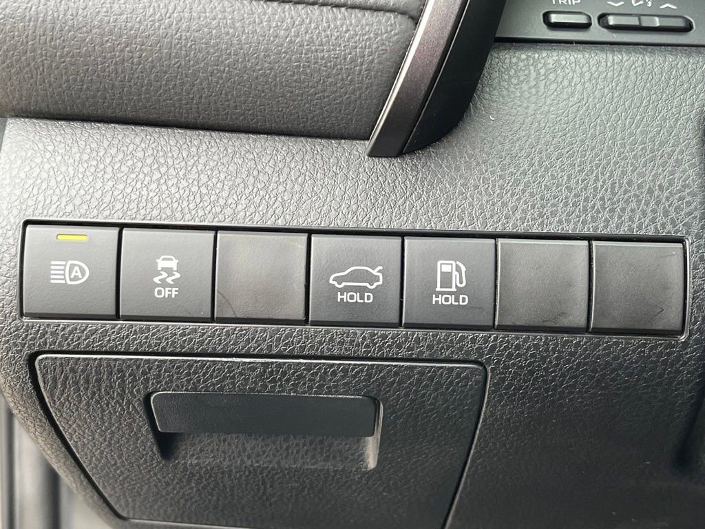 Used 2023 Toyota Camry SE w/ Convenience Package image 20