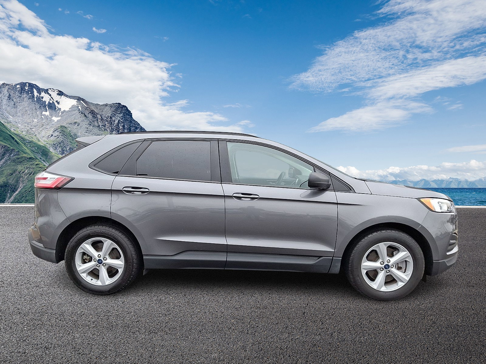 Certified 2022 Ford Edge SE image 5