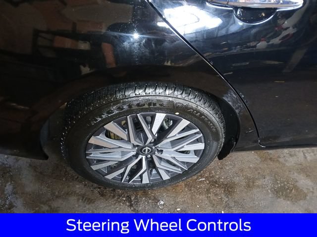 Used 2025 Nissan Altima 2.5 SV FWD image 11
