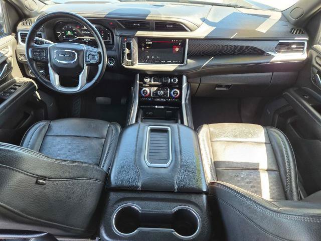 Used 2023 GMC Yukon Denali RWD image 14