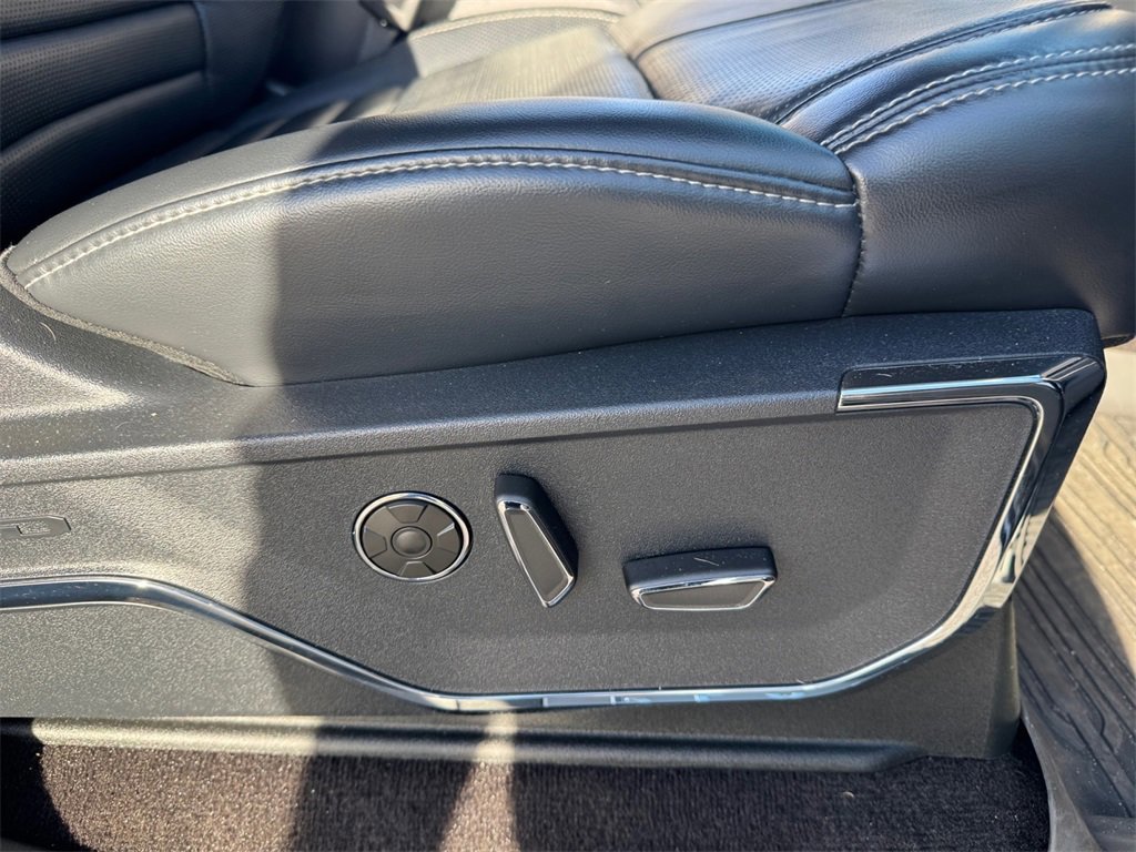 Certified 2022 Ford F150 Platinum w/ Equipment Group 701A High image 19