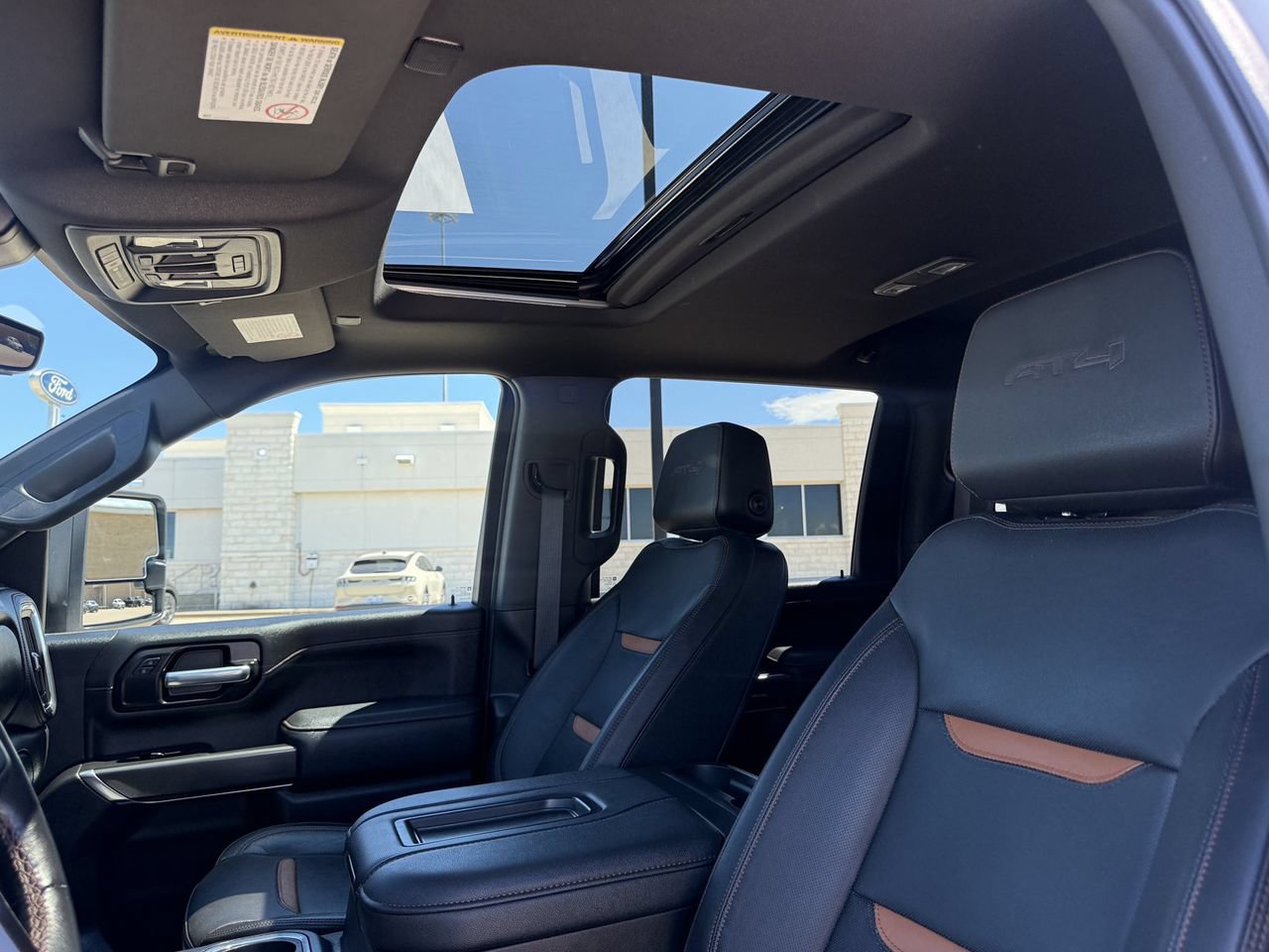 Used 2021 GMC Sierra 2500 AT4 w/ AT4 Premium Plus Package AWD/4WD image 9