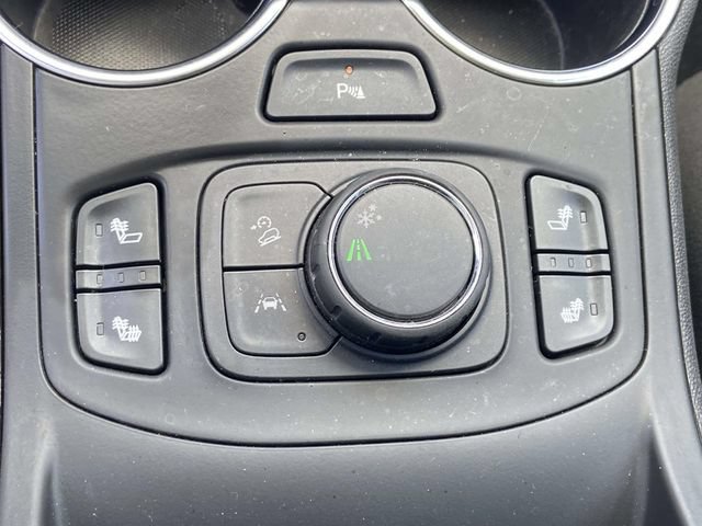 Used 2023 GMC Terrain SLT w/ Tech Package FWD image 27