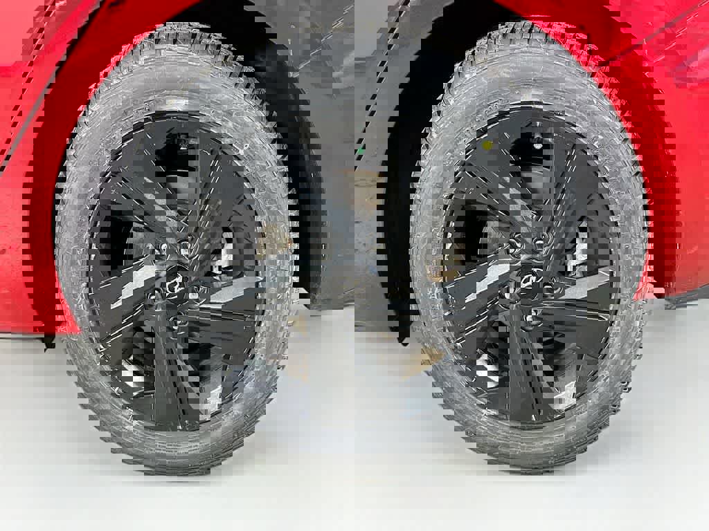 Used 2023 Hyundai Elantra SEL w/ Preferred Accessory Package image 10