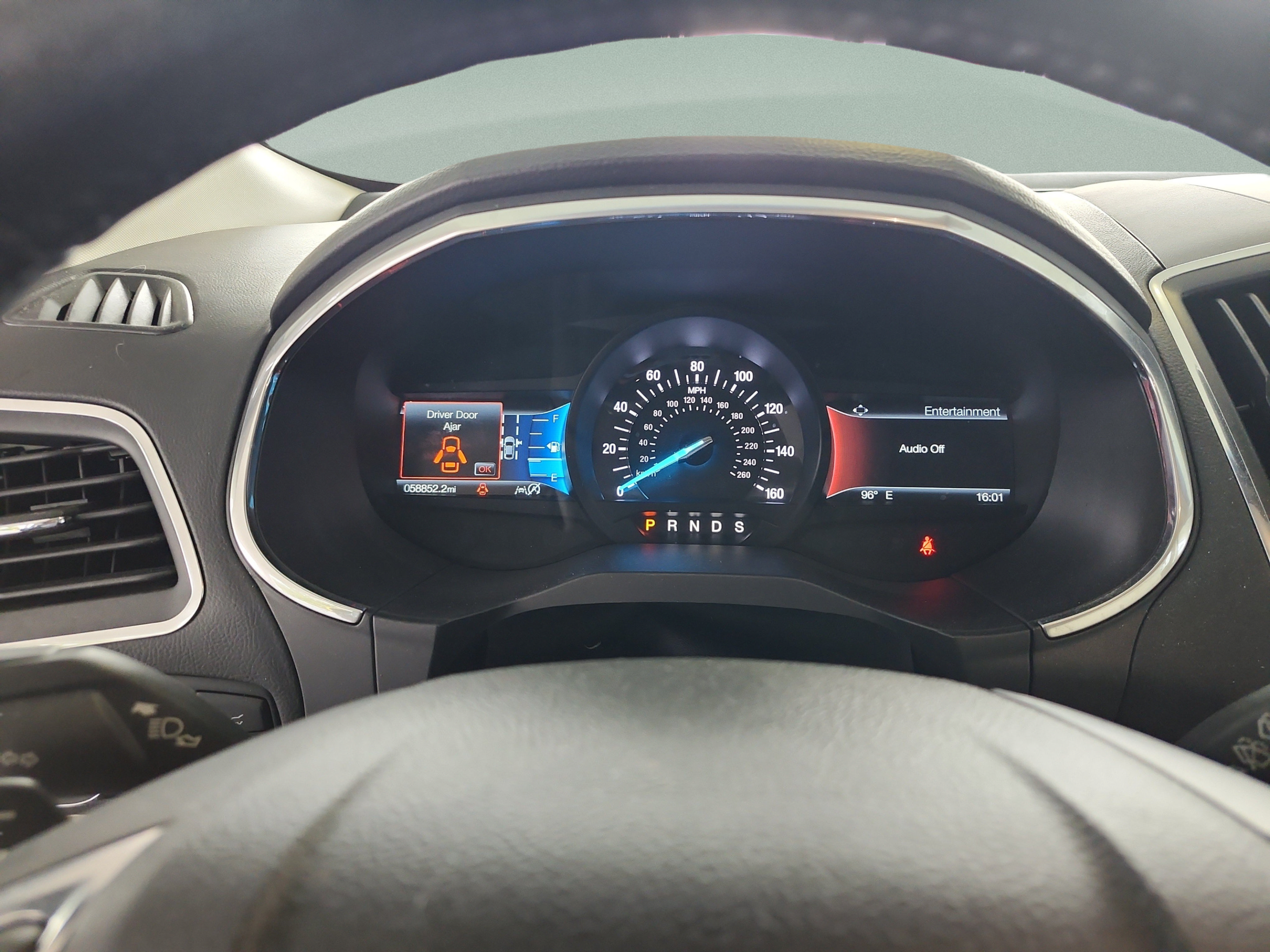 Certified 2019 Ford Edge Titanium w/ Cold Weather Package AWD/4WD image 10