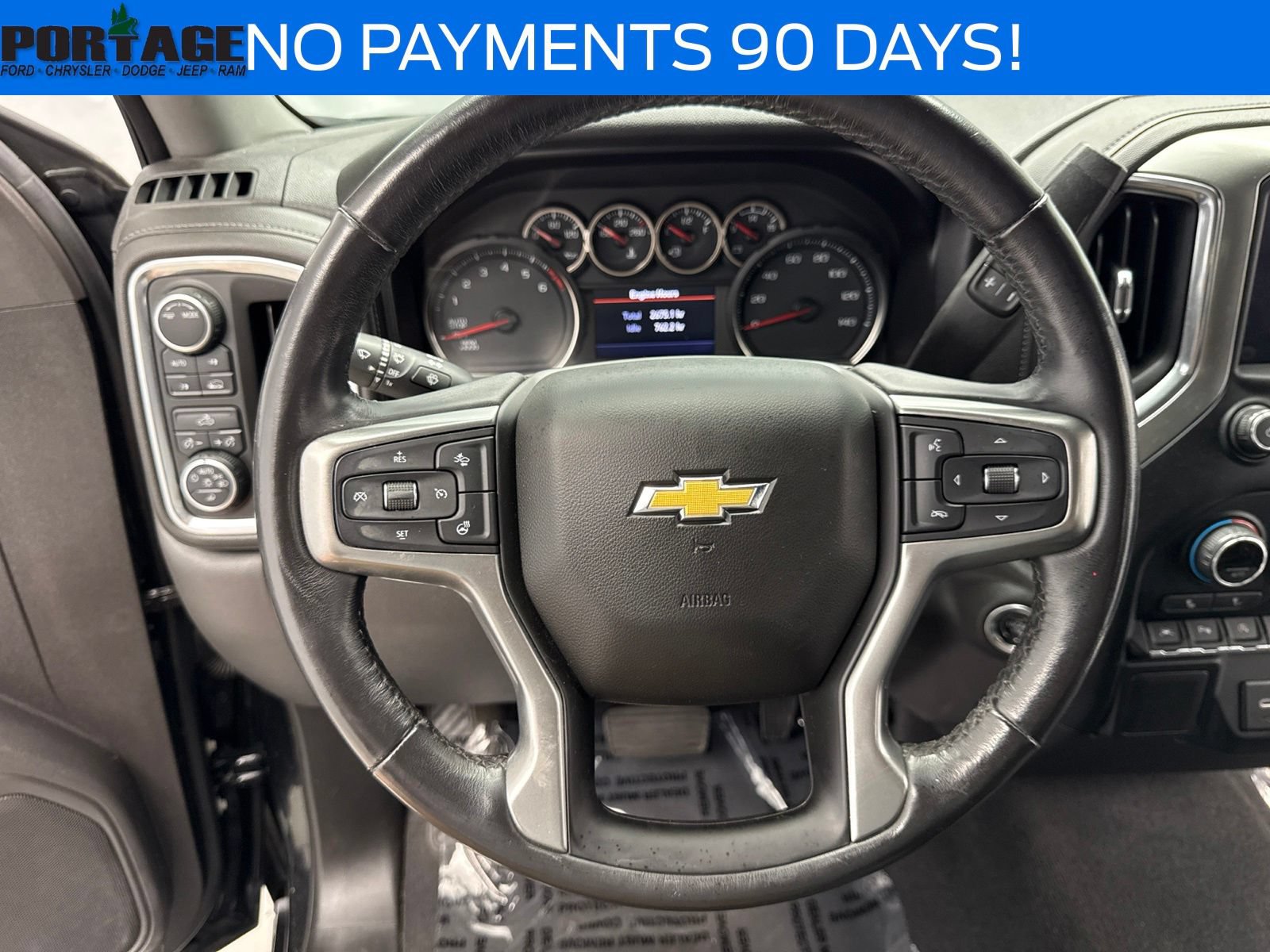 Used 2020 Chevrolet Silverado 1500 LT w/ Convenience Package AWD/4WD image 14