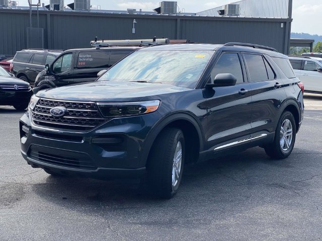 Certified 2023 Ford Explorer XLT RWD image 32
