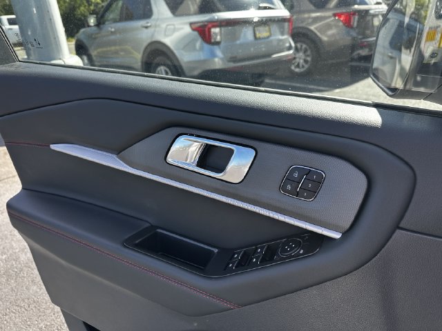 Certified 2025 Ford Explorer ST AWD/4WD image 31
