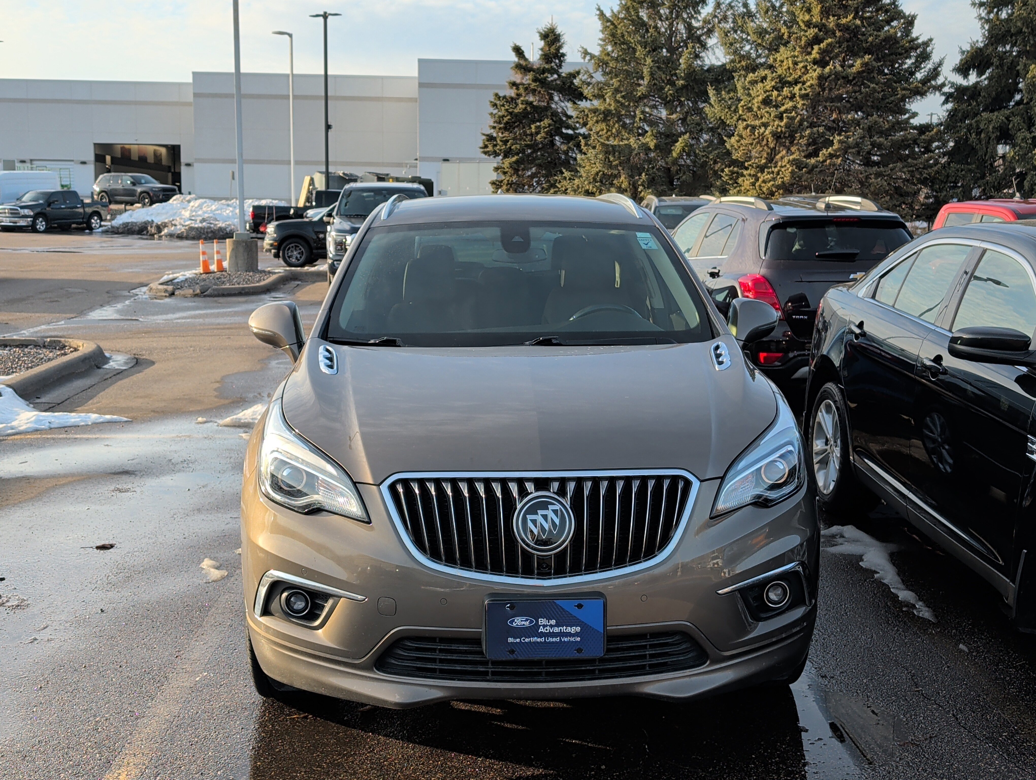 Used 2018 Buick Envision Premium w/ Driver Confidence Package image 4