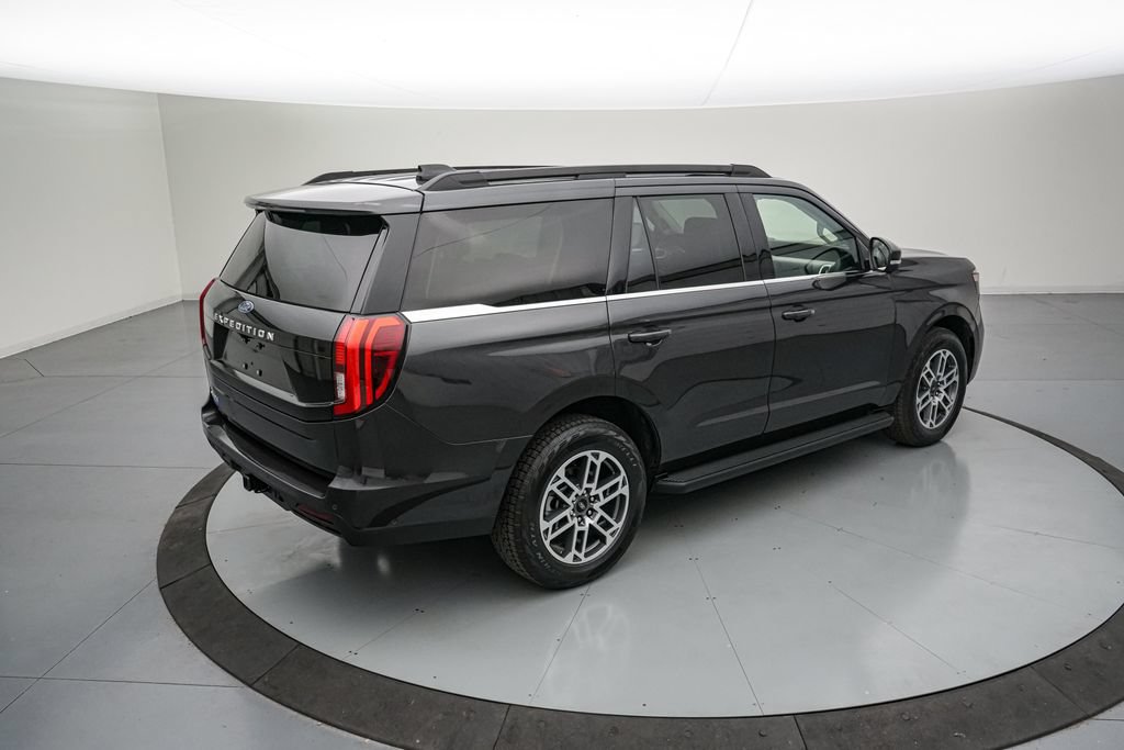 Certified 2025 Ford Expedition Active AWD/4WD image 4