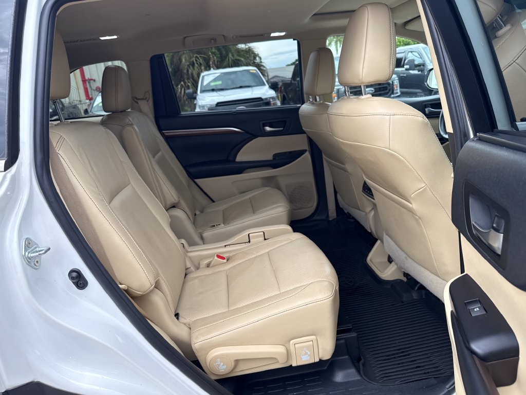 Used 2019 Toyota Highlander Limited AWD/4WD image 30