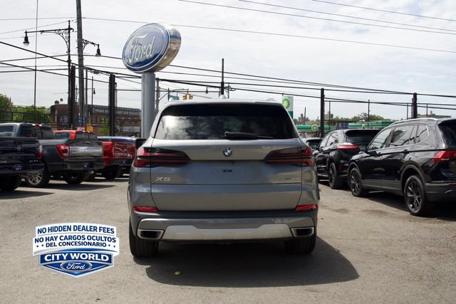 Used 2024 BMW X5 sDrive40i w/ Premium Package RWD image 2