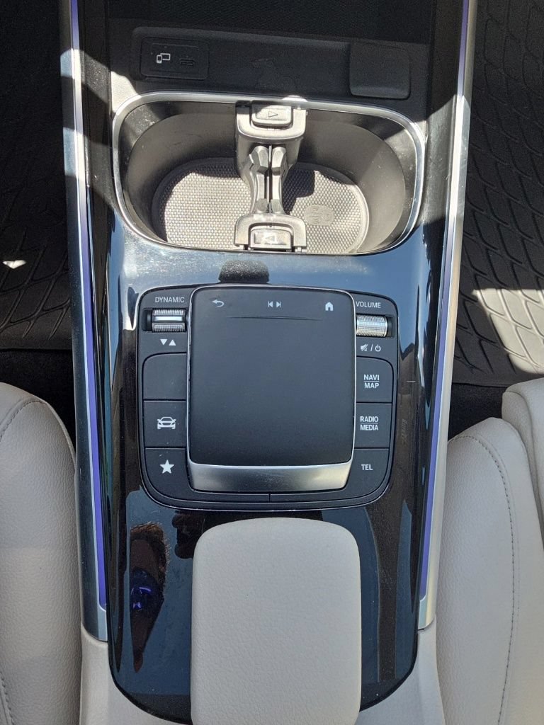 Used 2022 Mercedes-Benz GLB 250 4MATIC image 20