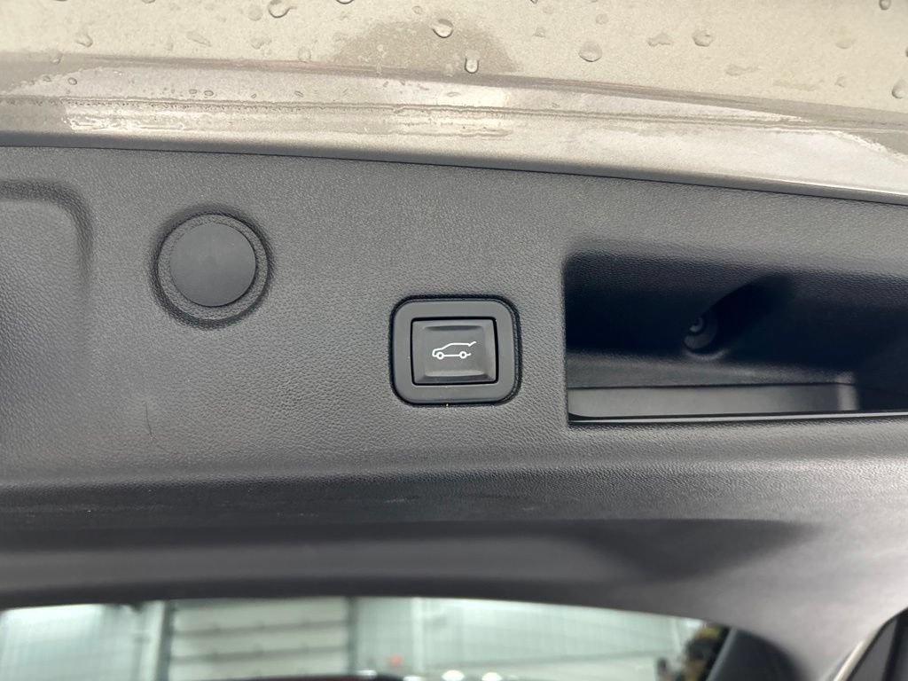 Used 2019 Chevrolet Equinox Premier FWD image 32