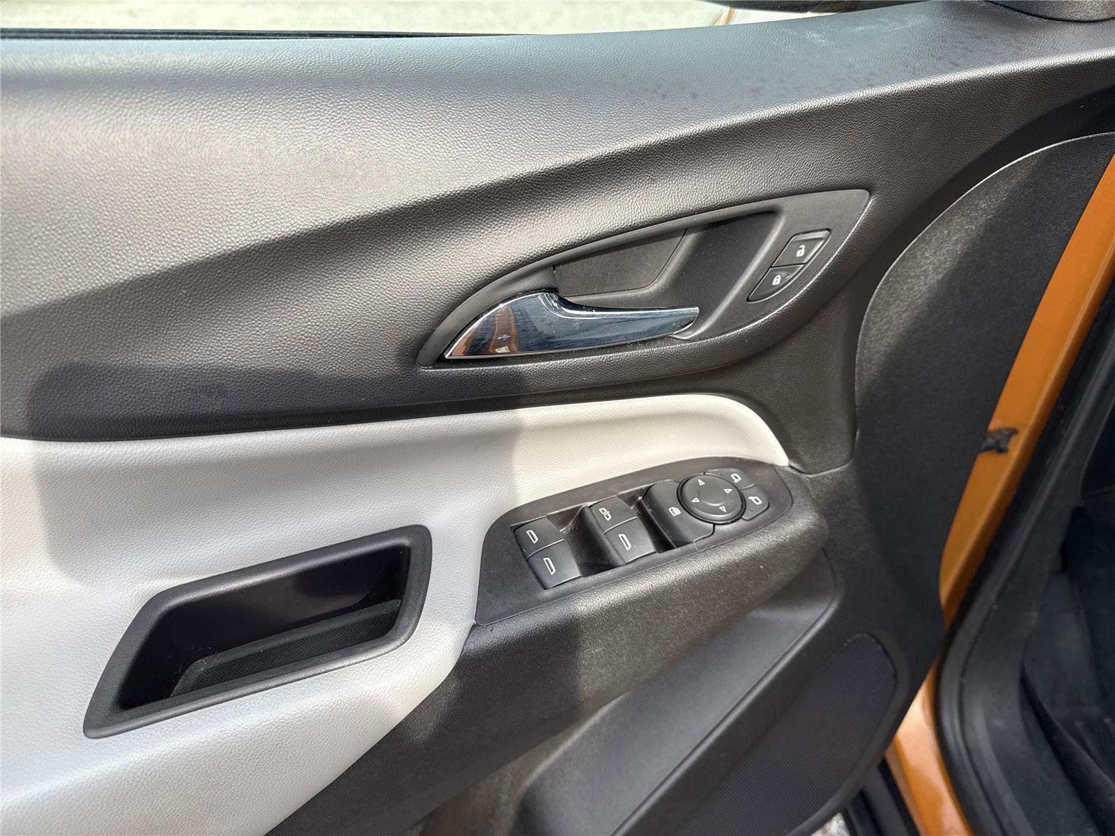 Used 2018 Chevrolet Equinox LS image 24