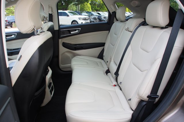 Certified 2019 Ford Edge Titanium w/ Equipment Group 301A AWD/4WD image 19