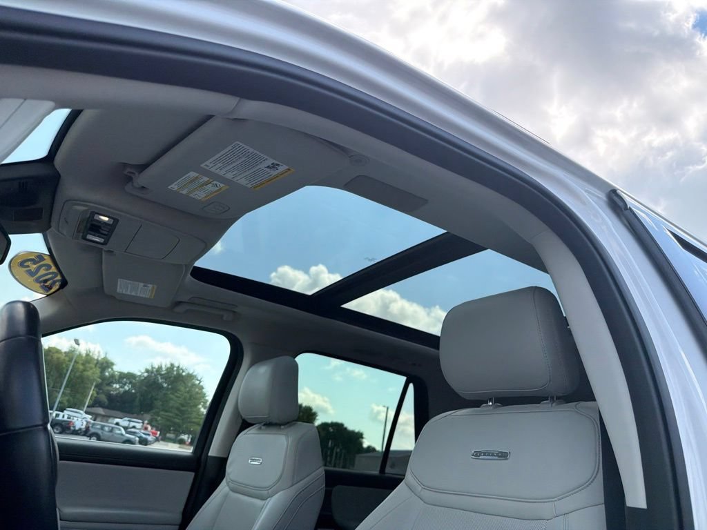 Certified 2025 Ford Expedition Max Platinum w/ Driver's Package AWD/4WD image 13