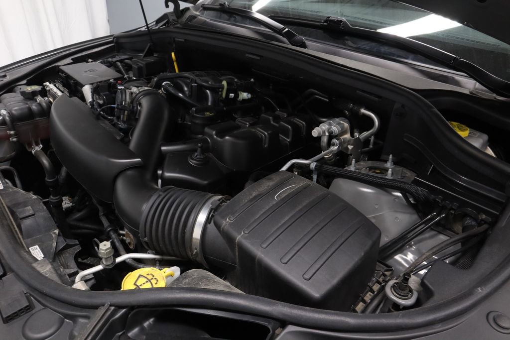Used 2025 Dodge Durango GT AWD/4WD image 14