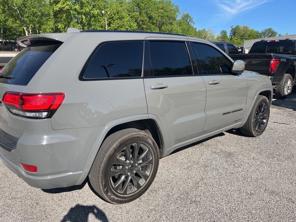 Used 2020 Jeep Grand Cherokee Altitude image 11