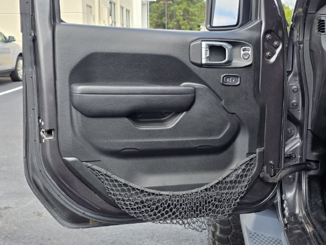 Used 2018 Jeep Wrangler Unlimited Sport S AWD/4WD image 16