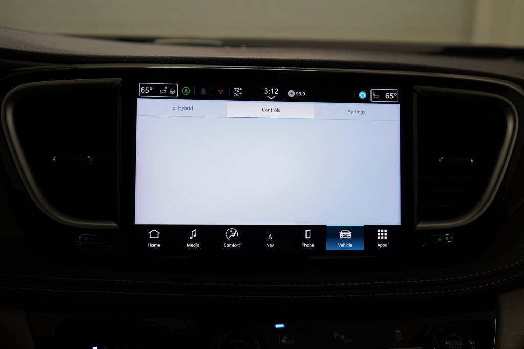 Used 2024 Chrysler Pacifica Limited FWD image 27