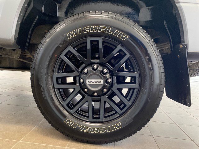Certified 2022 Ford F350 Lariat w/ Black Appearance Package AWD/4WD image 26