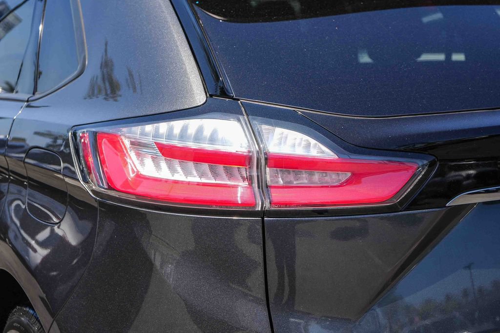 Certified 2019 Ford Edge SE FWD image 11