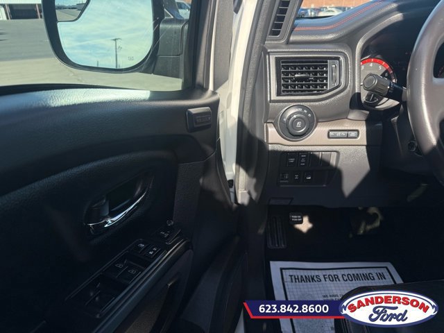 Used 2021 Nissan Titan PRO-4X w/ Pro-4x Convenience Package image 9