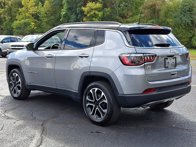 Used 2023 Jeep Compass Limited AWD/4WD image 4