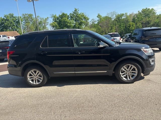 Certified 2017 Ford Explorer XLT w/ Equipment Group 202A FWD image 23