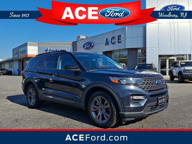 Certified 2023 Ford Explorer XLT w/ Equipment Group 202A AWD/4WD image 1