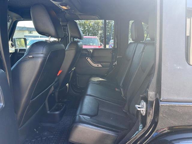 Used 2017 Jeep Wrangler Unlimited Sahara image 9