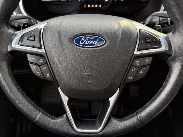 Certified 2019 Ford Edge Titanium w/ Cold Weather Package AWD/4WD image 28
