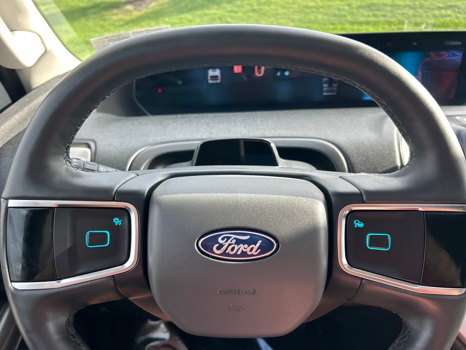 Certified 2025 Ford Expedition Active AWD/4WD image 30
