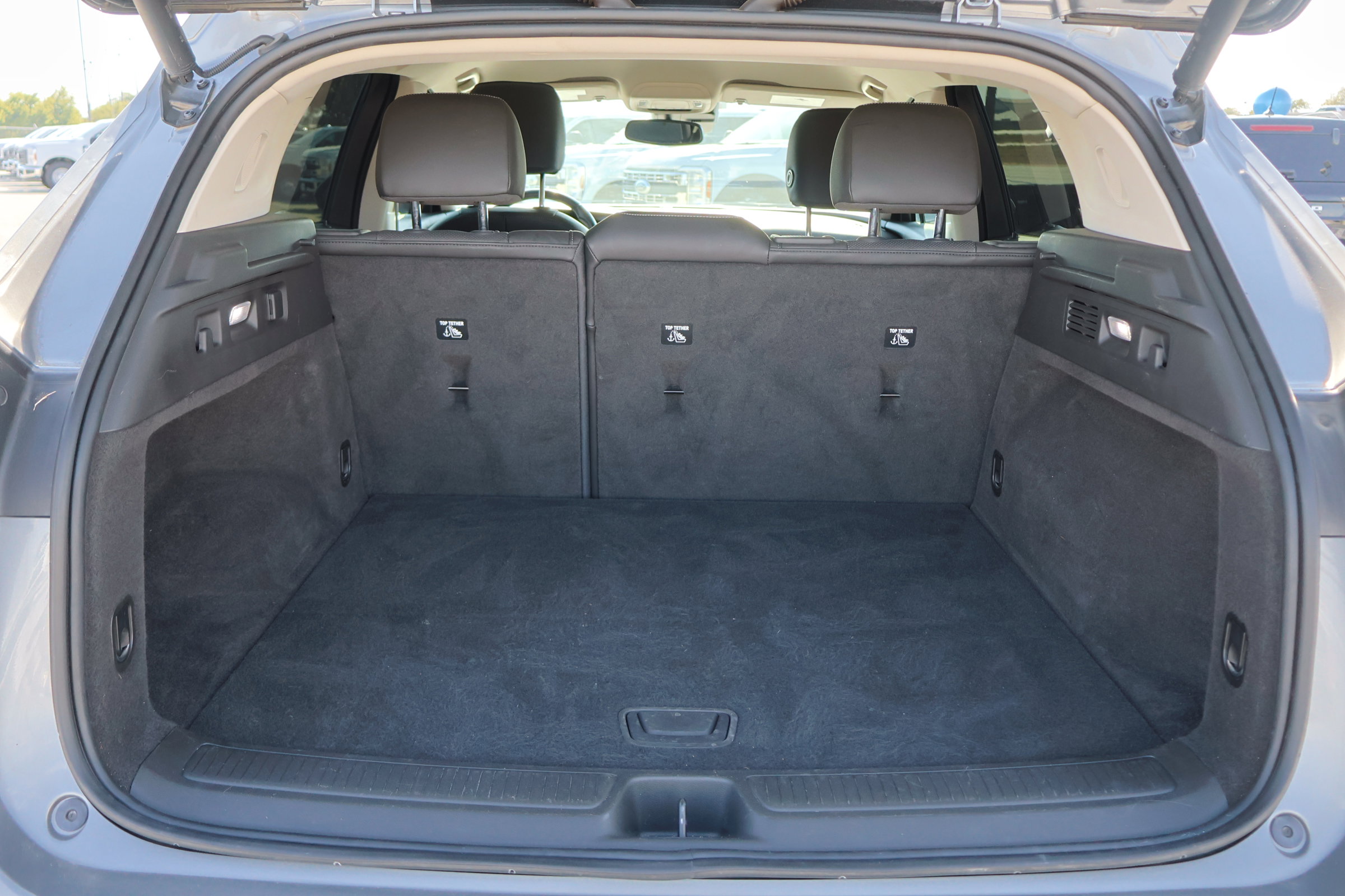 Used 2022 Buick Envision Essence w/ Safety Package image 19