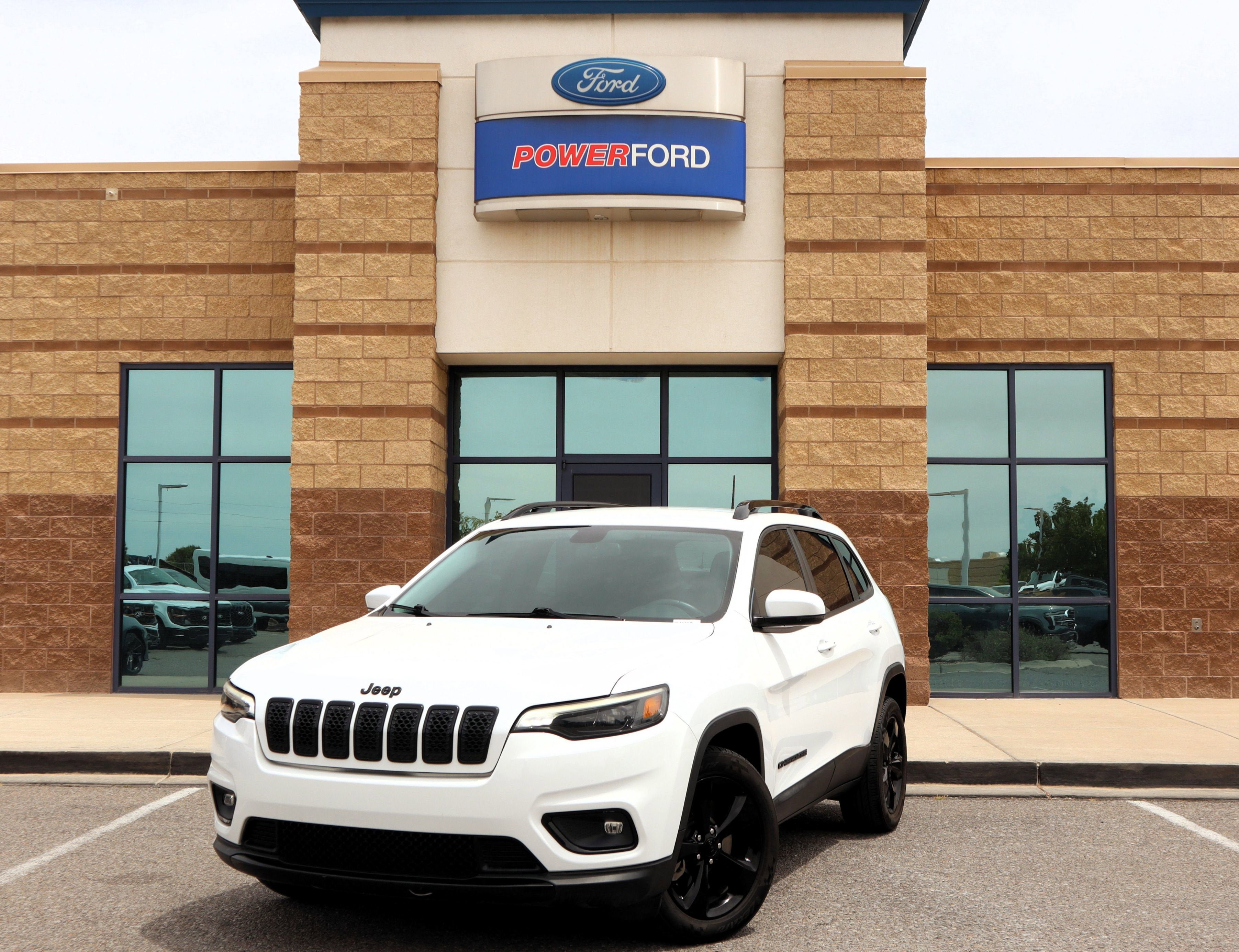 Used 2019 Jeep Cherokee Latitude Plus FWD image 2