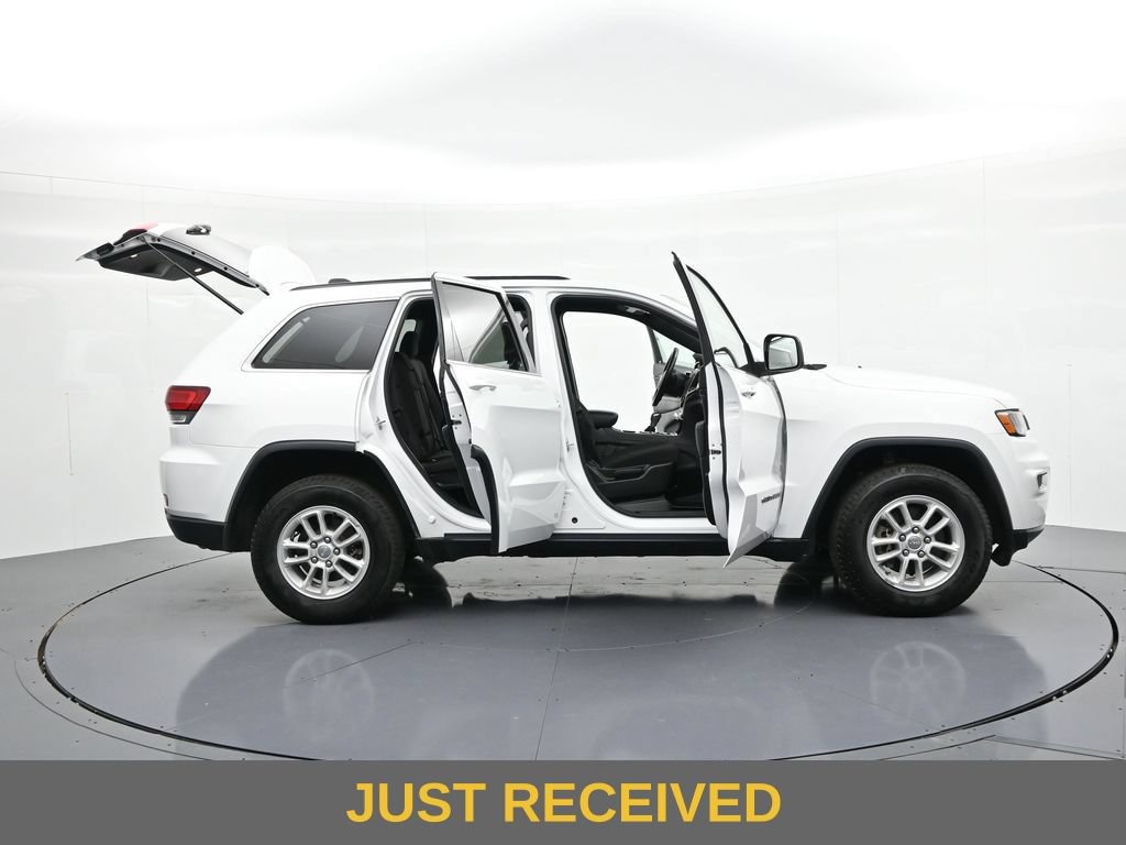 Used 2020 Jeep Grand Cherokee Laredo AWD/4WD image 27