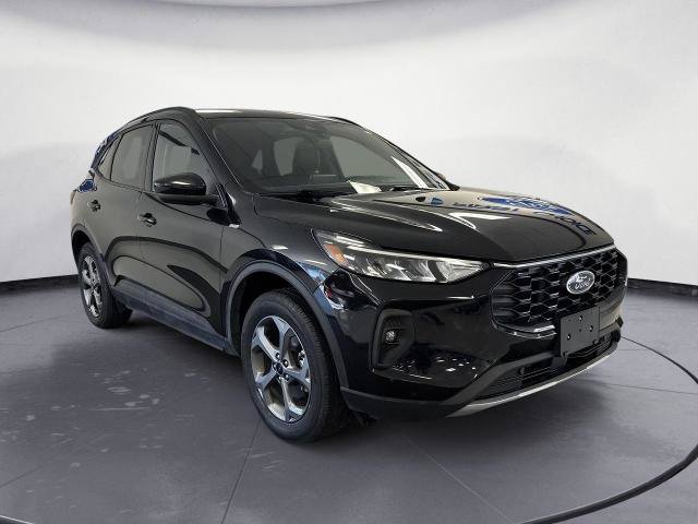 Certified 2025 Ford Escape ST-Line Select AWD/4WD image 2