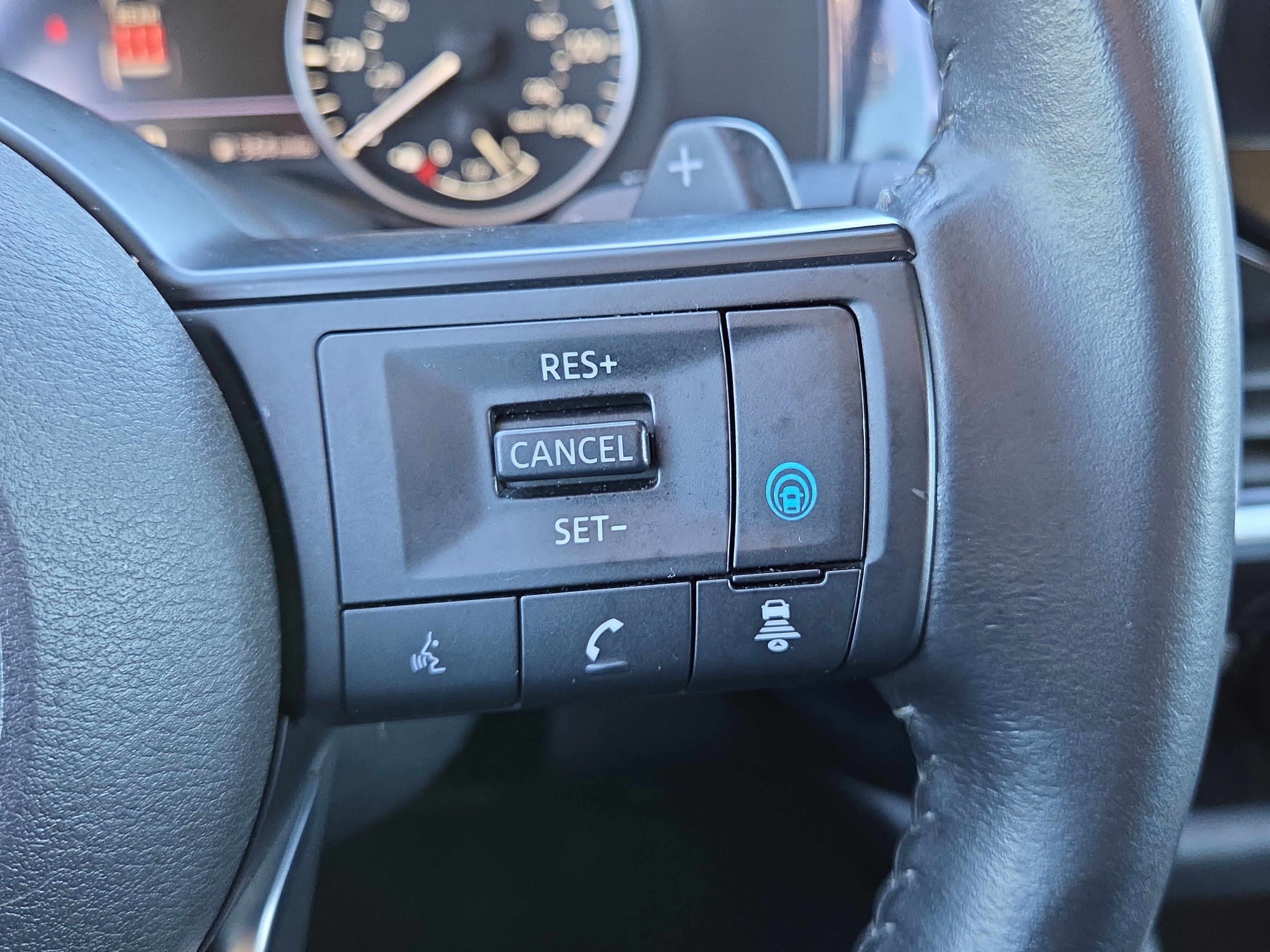 Used 2024 Nissan Pathfinder SV image 22