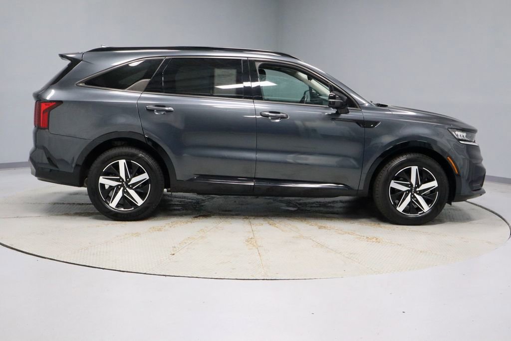 Used 2023 Kia Sorento S w/ Panoramic Sunroof Package FWD image 13