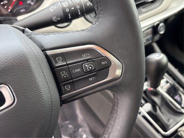 Used 2025 Jeep Compass Limited AWD/4WD image 23